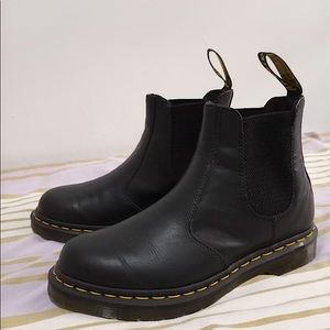 Dr. Martens Chelsea boot in black